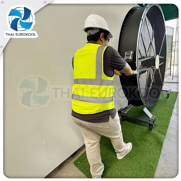 พัดลมยักษ์ PMSM HVLS ใบพัดขนาด 2 เมตรรุ่น EP200